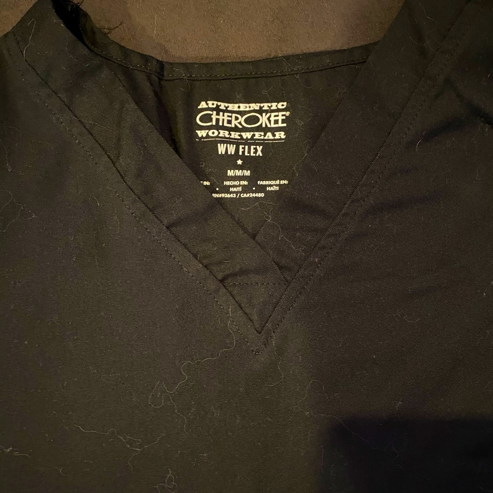 Cherokee WW Flex scrub top